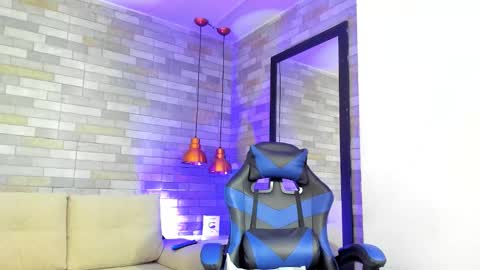 DixyPalmer online show from October 2025 07:33:02 PM