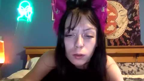 djldobaggins420 online show from November 2025 08:01:02 AM