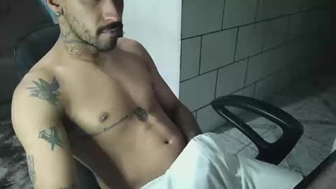 Snapshot of dmacedo96 chatting on January 2025 01:48:01 AM AmigodotadoZL online show from January 2025 01:48:01 AM