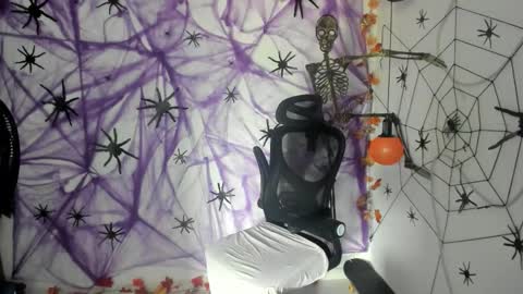 Snapshot of dmitrisanders1 chatting on October 2025 03:53:01 PM Maybe in pvt online show from October 2025 03:53:01 PM