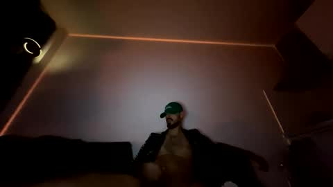 Azier online show from October 2025 01:28:01 AM