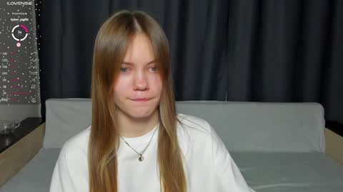 Snapshot of do_dick chatting on January 2025 08:42:01 PM Polly and Kiriko online show from January 2025 08:42:01 PM