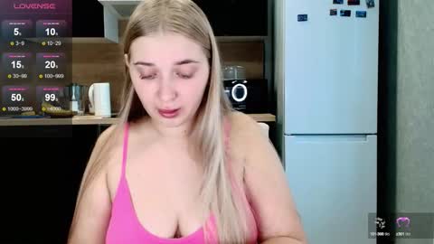 Snapshot of do_u_want_alice chatting on October 2025 05:25:01 AM Alice online show from October 2025 05:25:01 AM