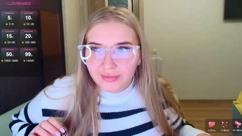 Snapshot of do_u_want_alice chatting on October 2025 06:45:02 PM Alice online show from October 2025 06:45:02 PM