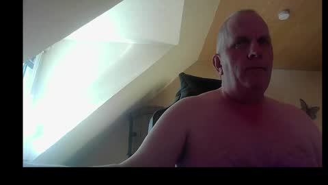 doggy2629 online show from April 2026 03:44:01 PM