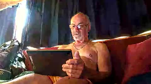 doghouseblue online show from September 2025 09:47:02 AM