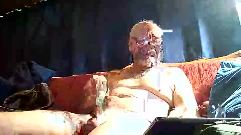 doghouseblue online show from October 2025 04:08:01 PM