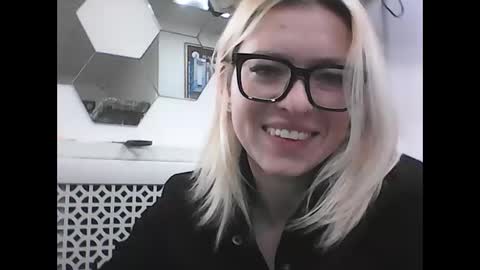 dolce_tempt online show from December 2025 08:22:01 AM