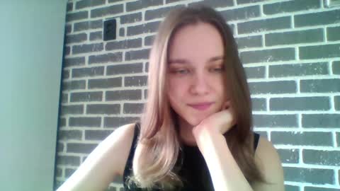 dolcezza_ online show from April 2026 11:16:01 AM