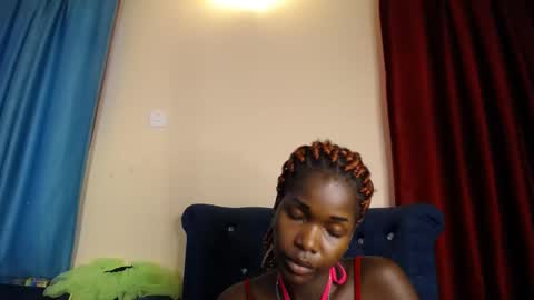 Lina online show from September 2025 01:44:02 PM