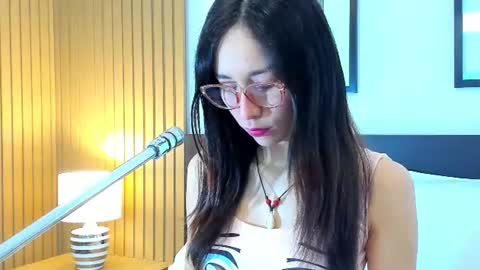 Snapshot of doll_bella_ chatting on July 2026 07:40:02 PM Bella online show from July 2026 07:40:02 PM