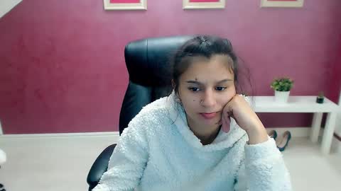 Snapshot of doll_stylish_ chatting on January 2025 07:32:01 AM dol online show from January 2025 07:32:01 AM