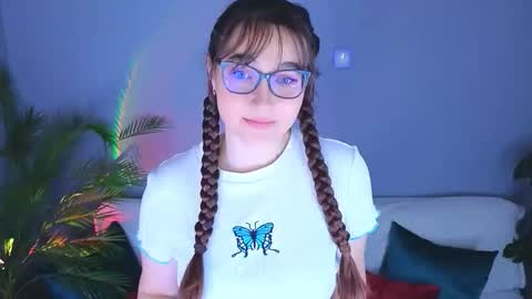Tessa online show from September 2025 03:28:02 PM