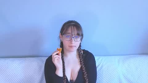 Snapshot of doll_tessa chatting on April 2026 02:51:02 PM Tessa online show from April 2026 02:51:02 PM