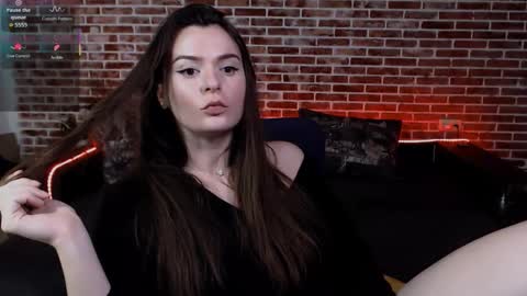 Jade online show from December 2025 03:23:01 AM