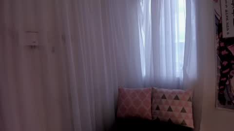 Snapshot of doll_venus chatting on July 2026 10:38:02 PM Roxana independent model can you help me reach 100 hands up uwu online show from July 2026 10:38:02 PM