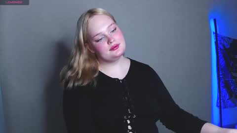 Miss Rose online show from November 2025 07:03:02 PM