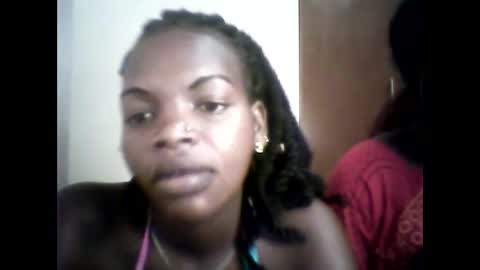 Snapshot of dollface_bella chatting on September 2025 12:06:01 PM Bella online show from September 2025 12:06:01 PM