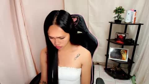 Snapshot of dolljane2001 chatting on October 2025 01:03:02 AM Jane online show from October 2025 01:03:02 AM