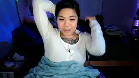 Snapshot of dolllface chatting on December 2024 09:09:01 AM DOLLLFACE online show from December 2024 09:09:01 AM