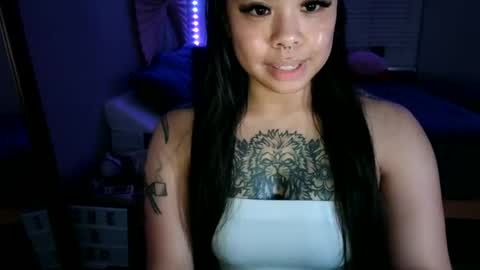 Snapshot of dolllface chatting on December 2024 07:07:02 AM DOLLLFACE online show from December 2024 07:07:02 AM