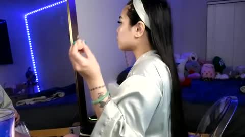 Snapshot of dolllface chatting on December 2024 12:52:01 AM DOLLLFACE online show from December 2024 12:52:01 AM