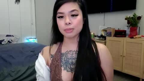 Snapshot of dolllface chatting on February 2025 09:36:01 AM DOLLLFACE online show from February 2025 09:36:01 AM