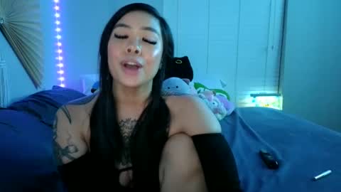 Snapshot of dolllface chatting on February 2025 09:35:02 AM DOLLLFACE online show from February 2025 09:35:02 AM