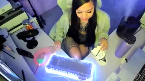 Snapshot of dolllface chatting on October 2025 04:56:01 AM DOLLLFACE online show from October 2025 04:56:01 AM