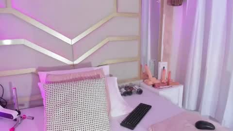 Dollsweety online show from October 2025 08:48:01 PM