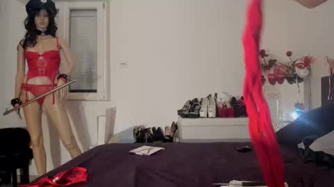 dolly2425 online show from April 2026 08:58:02 PM