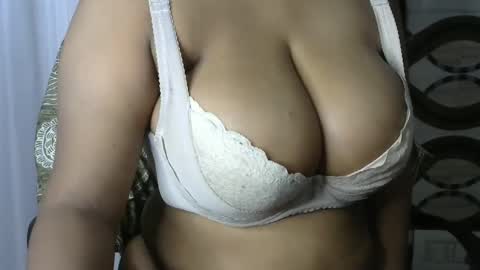 dolly_2 online show from December 2024 04:58:02 AM