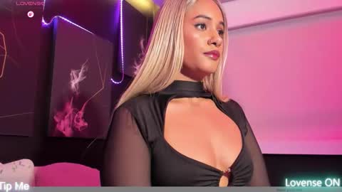 Snapshot of dolly_brownc chatting on December 2025 11:34:01 PM dolly_brownc online show from December 2025 11:34:01 PM