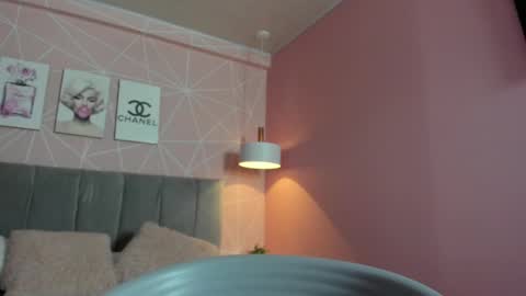 Snapshot of dolly_zoe chatting on February 2025 05:26:02 AM Call me Zoe online show from February 2025 05:26:02 AM