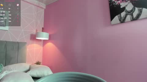 Snapshot of dolly_zoe chatting on March 2025 09:34:02 AM Call me Zoe online show from March 2025 09:34:02 AM