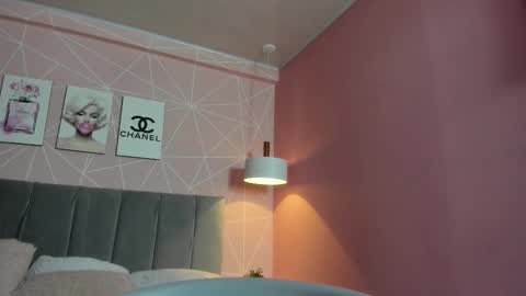 Snapshot of dolly_zoe chatting on September 2025 11:06:02 PM Call me Zoe online show from September 2025 11:06:02 PM