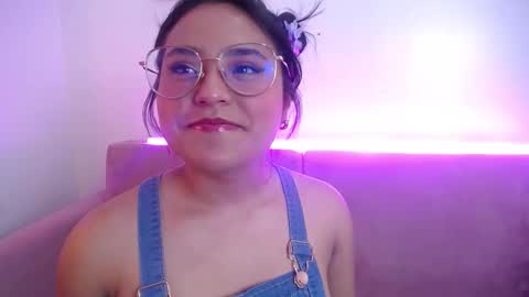 DollyWood  online show from October 2025 08:20:02 PM