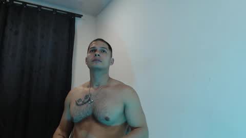 Domimick Crawford online show from January 2025 01:00:01 AM