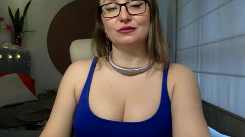 DOM MUMMY online show from February 2026 12:47:02 PM