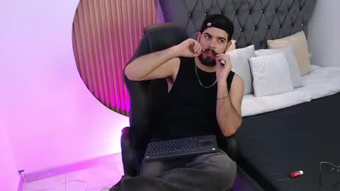 domboy  online show from May 2026 08:17:01 PM