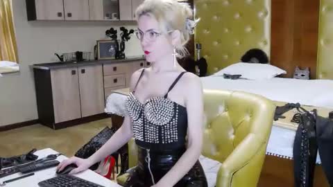 Snapshot of domcaprisse chatting on February 2025 11:10:02 AM domcaprisse online show from February 2025 11:10:02 AM