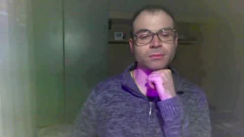Snapshot of domco9 chatting on April 2026 06:09:02 PM domco9 online show from April 2026 06:09:02 PM