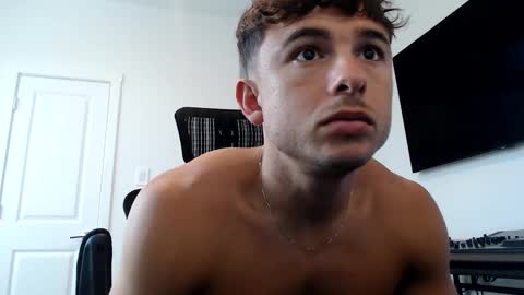 Dom online show from October 2025 06:21:01 PM