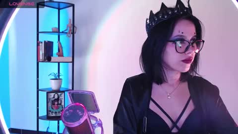 Snapshot of domgiirl chatting on October 2025 04:30:02 PM Mistress online show from October 2025 04:30:02 PM