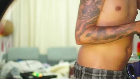 Snapshot of dominant_gay_xxx chatting on June 2026 03:31:01 AM jjhoy online show from June 2026 03:31:01 AM