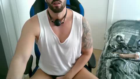 Snapshot of dominatedtitan chatting on October 2025 09:17:04 AM DominatedTitan online show from October 2025 09:17:04 AM