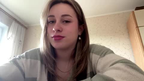 Mia online show from April 2026 08:19:01 AM