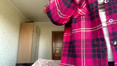 Mia online show from April 2026 08:02:02 AM