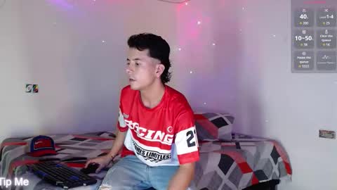 Snapshot of dominic_hanks chatting on October 2025 06:32:02 AM DOMINIC AND ANDREW online show from October 2025 06:32:02 AM