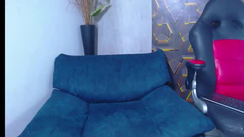 dominic_smith_ online show from April 2026 04:39:01 AM